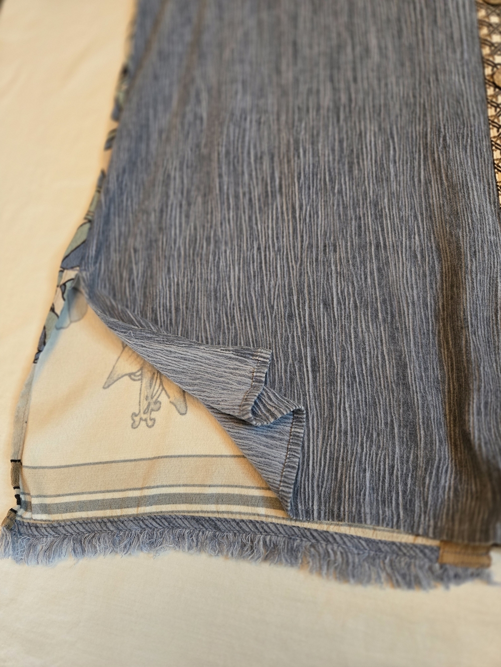 John Mark Heathered Light Blue Mixed Media XL Top - Picture 7 of 13